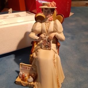 Avon Mrs. Albee 2011